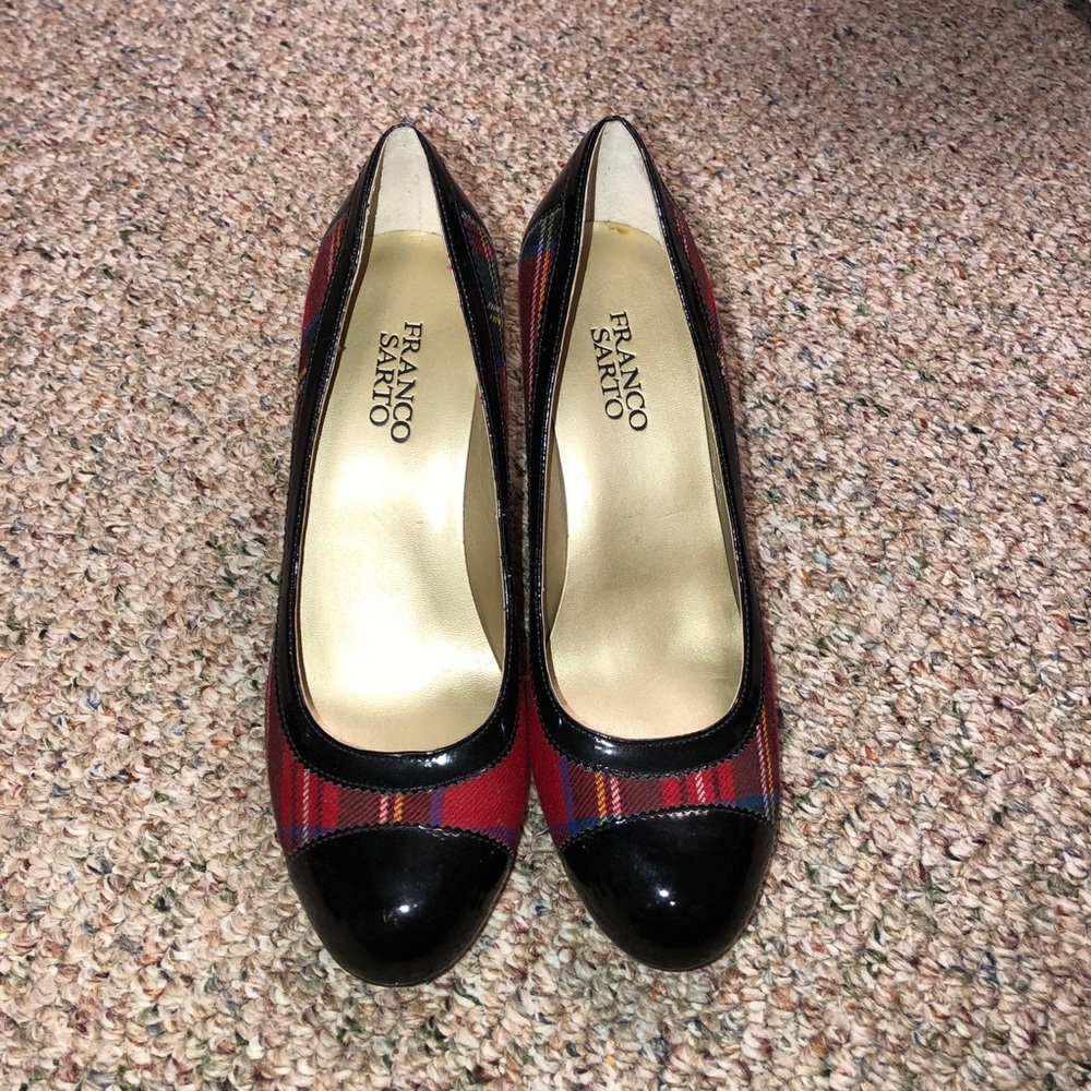 Close toed heels